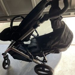 BRITAX  travel system ,Double stroller combo, infant  car seat and base In perfect condition