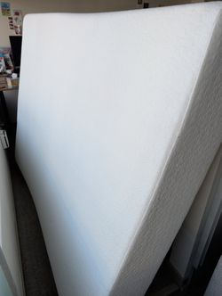 Queen Memory Foam Mattress — Good Condition