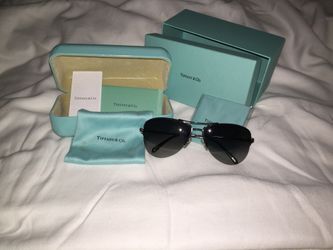 AUTHENTIC TIFFANY BLACK AVIATOR SUNGLASSES