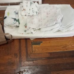 White Delta Mini Convertable Crib