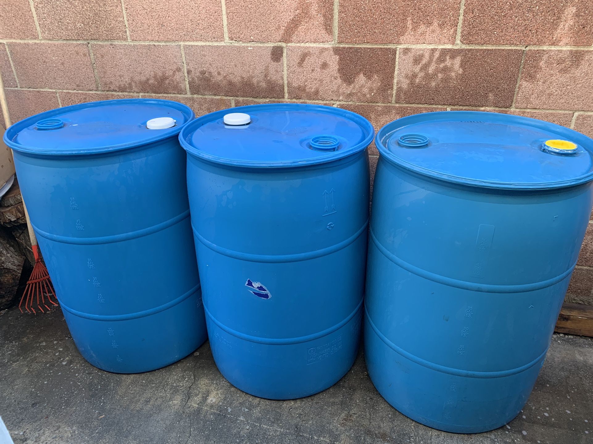 Tambos Grandes De Plástico De 50 Gallones Limpios $10 Each