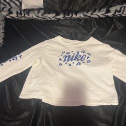 girls nike tee 