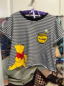 Women’s Disney Winnie the Pooh Graphic Black & White Striped Crop Top Size L