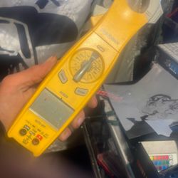 Ac tester