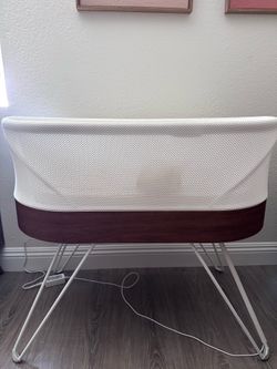 Snoo bassinet