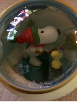 Adorable Vintage 1979 Hallmark Snoopy Peanuts Ice Hockey ORDAMENT