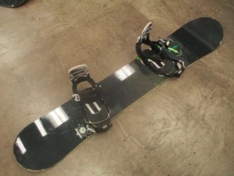 Used Salomon Tracker 158cm Snowboard w/ SPX Pro Bindings (Left Clip Damaged)