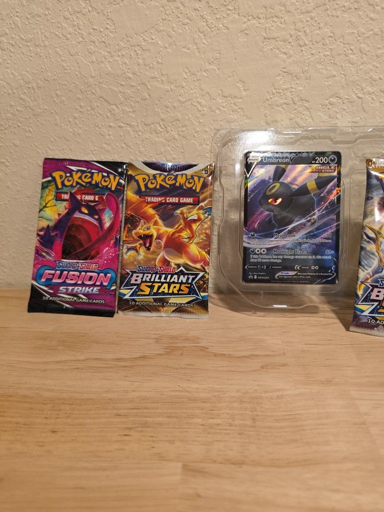 Opened Pokemon TCG: V Heroes Tin (Umbreon V Packs) - joarbit.com