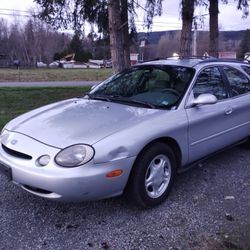 1997 Ford Taurus GL Station Wagon 