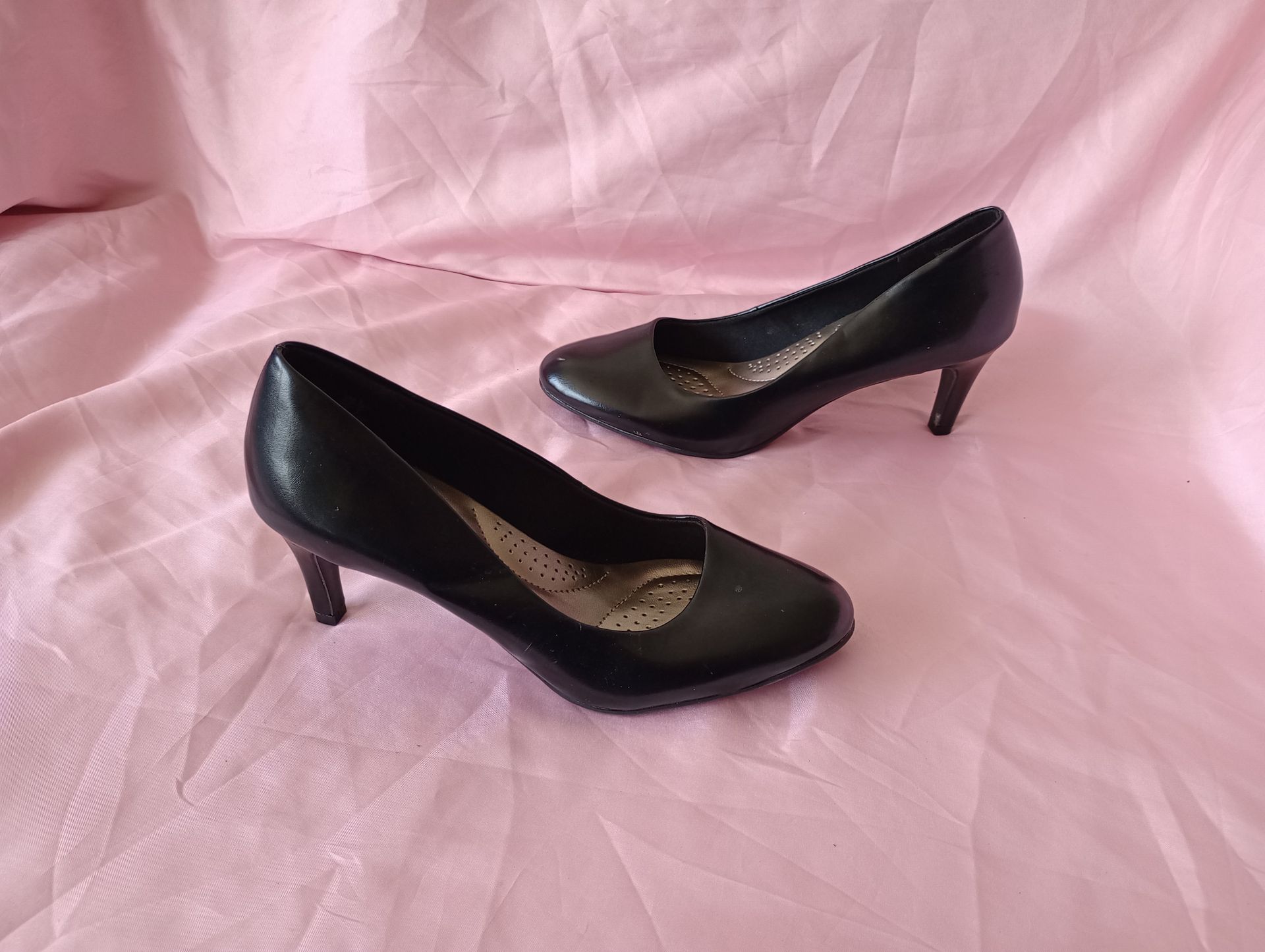 Dexflex Comfort Black Heels size 7