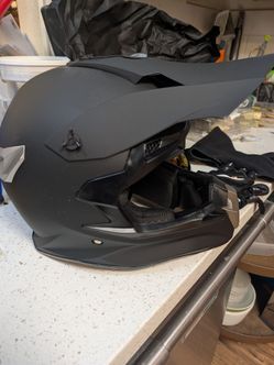 Youth Large Motorcross helmet black ***new***