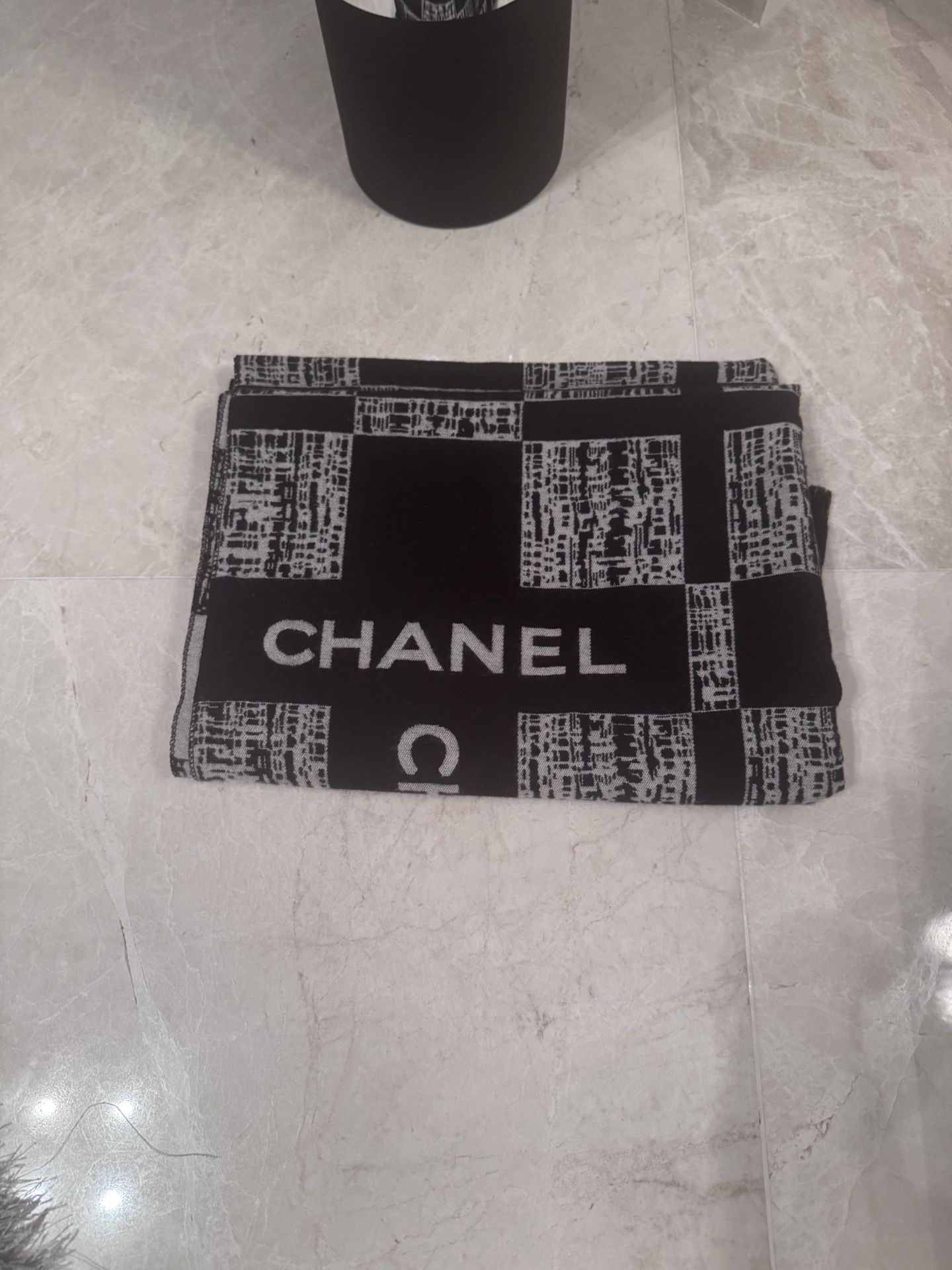 Ladies, black and white scarf