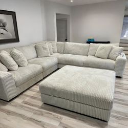 Lindyn Ivory 5 Piece Sectional
