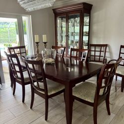 Carl’s Furniture 8 Seat Wood Dining Room Table