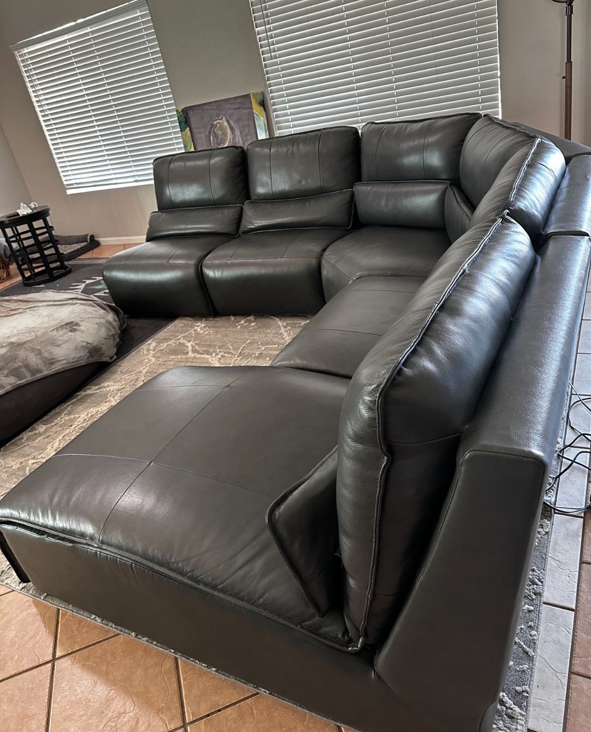 Free Delivery Top Grain Leather Recliner Sectional Couch 