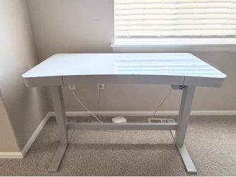 Tresanti Adjustable Height Desk