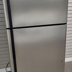 GE ELECTRIC REFRIGERATOR 2DOORS STAINLESS STEEL WORK GREAT CONDITIONS DELIVERY AVAILABLE 
