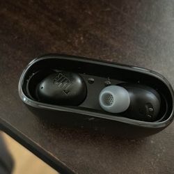 Earbuds 