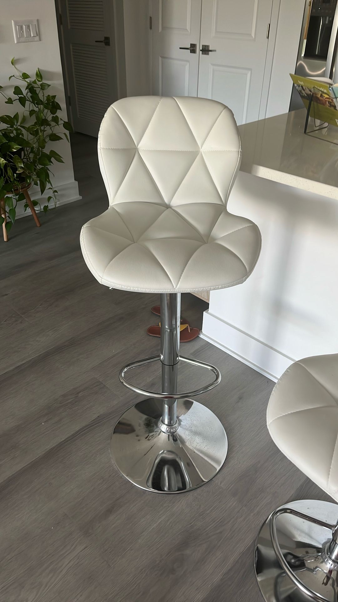 4 White PU Leather Counter Height Bar Stools