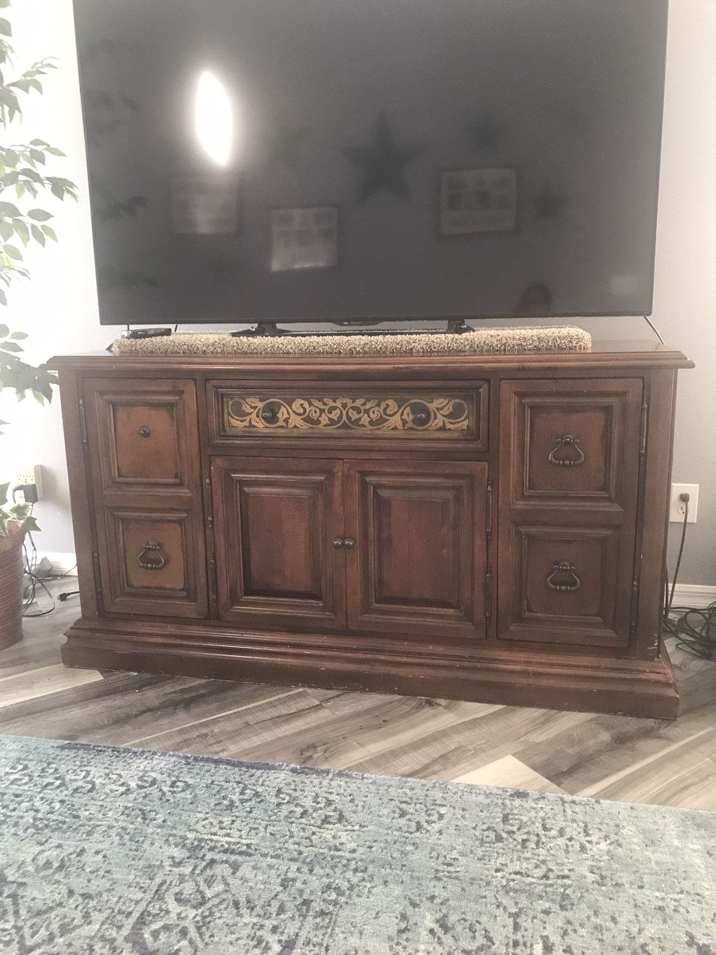 Free Living Room Furniture Entertainment Console, Coffee Table And Side Table Stanley Furniture 
