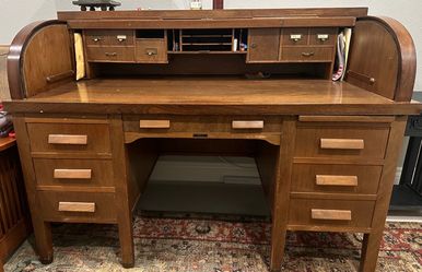 Roll top desk