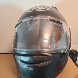 Arai Quantum-X Motorcycle Helmet 