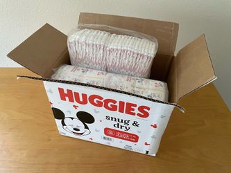 Huggies Snug & Dry Diapers Size 1 (105 Count) -Open Box