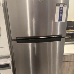Whirl Pool Fridge A Yr Old