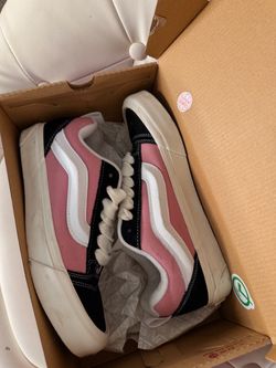 Tenis vans,negro,rosa con blanco 6.5 Hombre 8 Mujer