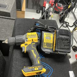 Dewalt Drill (842129-4)