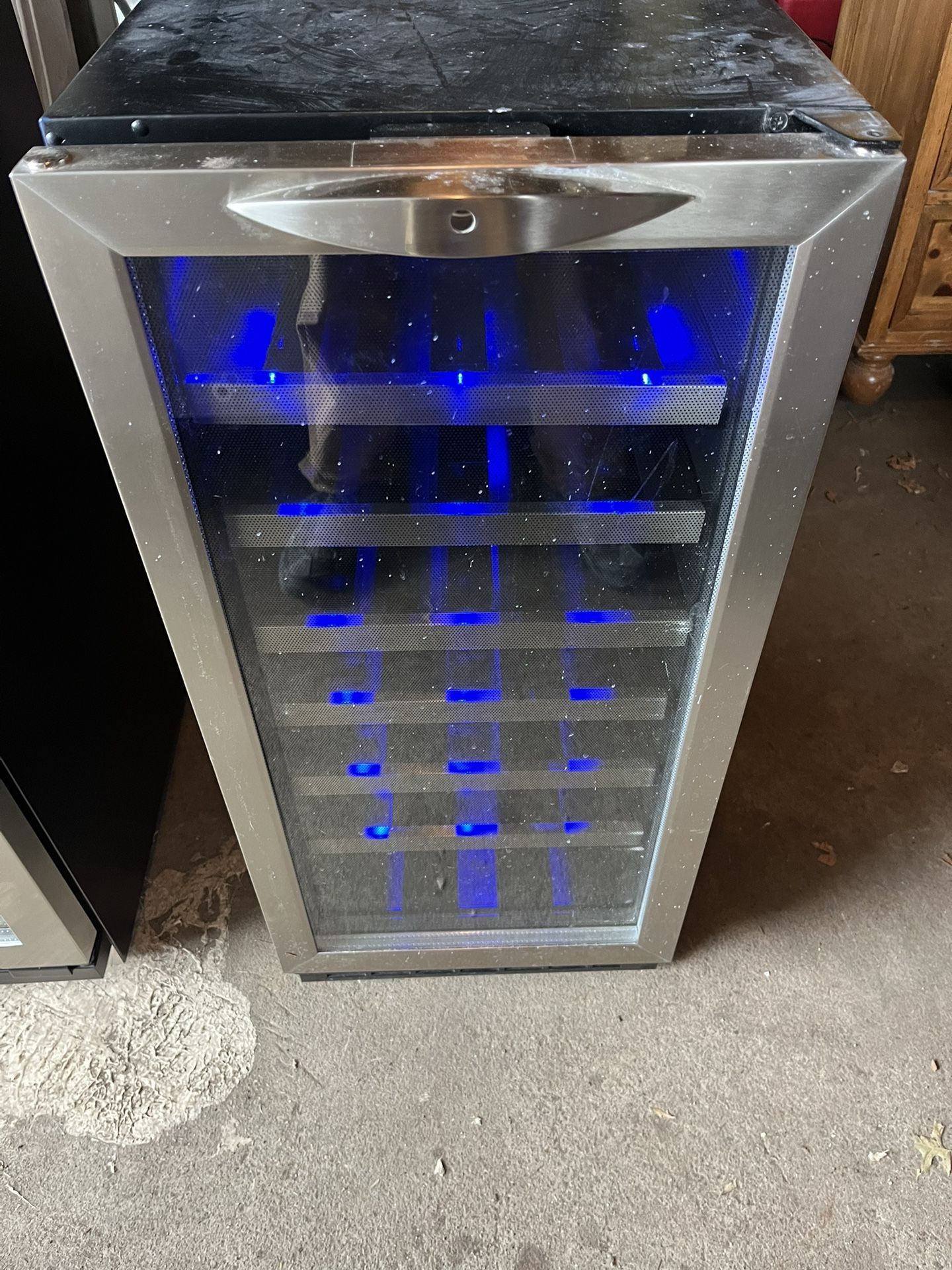 Danby Silhouette Series DWC1534BLS 15 Inch Built-in Wine Cooler with 34-Bottle Capacity