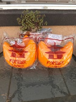 Jumbo Fortune Cookie Squishy 🥠