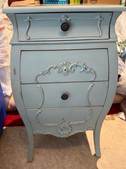 French Provincial Bombe Nightstand 4-Drawer