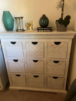 Dresser