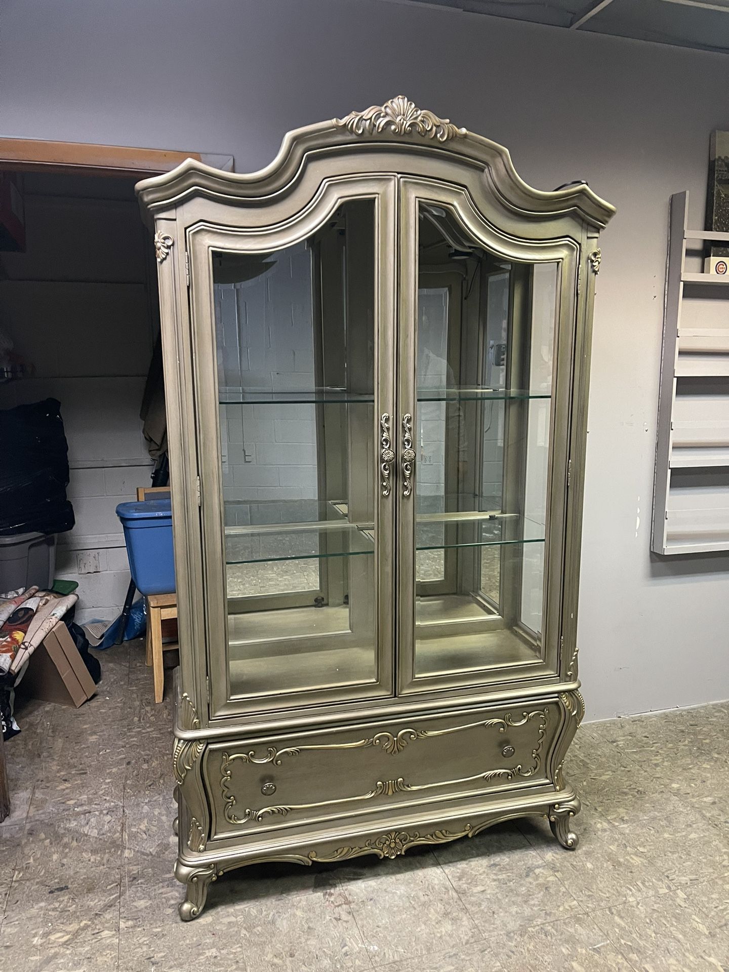 fine China Cabinet