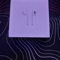 Apple AirPods with Charging Case (2nd Generation)