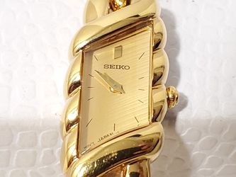 Vintage Seiko Women's Gold Tone Quartz Watch One Jewel Asymmetrical Case S Steel