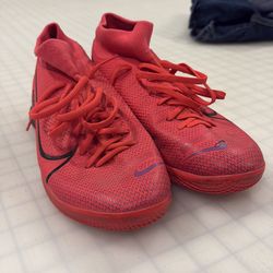 Nike indoor/turf cleats, red, soccer, Nike Merc . 6.5