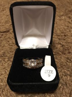 Women's 14 kt white gold plated cubic zirconia wedding band ring set size 9