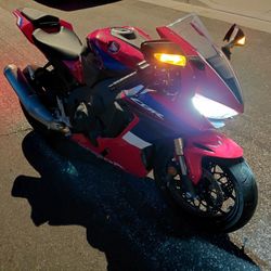 2023 HONDA CBR1000RR 