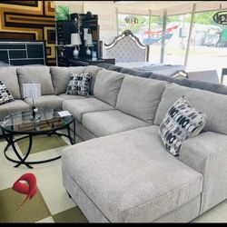 Brand New/ Gray Oversized Sectional, Seccional, Couch/ Delivery Available 
