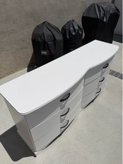 WHITE DRESSER/READ FIRST!/No issues