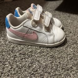 Nike Toddler Shoes Size 6