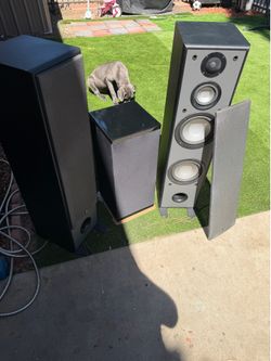 Bocina Yamaha y bajo EOss