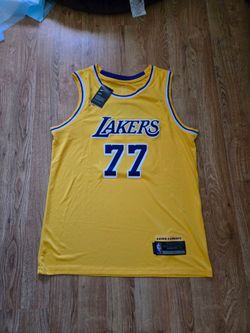 Luka, Flagg, wemby, curry jerseys