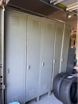 Set of 5 lockers