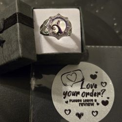 NEW Size 9 Nightmare Before Christmas Ring
Comes with the black ring box that you see in the pictures. Also comes with a black cleaning cloth.