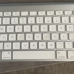 Apple wireless keyboard