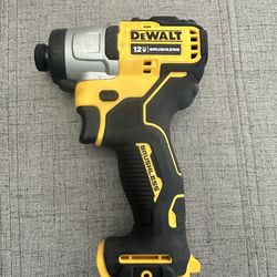 Dewault brushless 12v impact