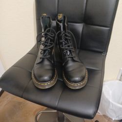 Dr Martens Men 1460.brand New Original Mono Smooth Leather 8eye  Boot Size 9